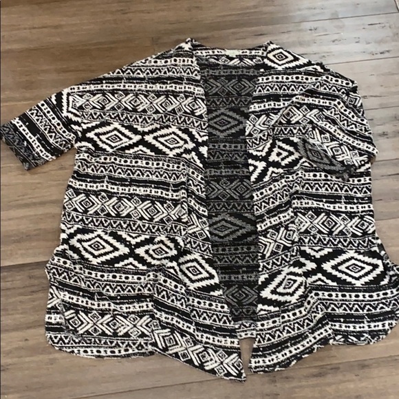 5 for $25 Ecote-urban outfitters black and white cardigan - Picture 1 of 5